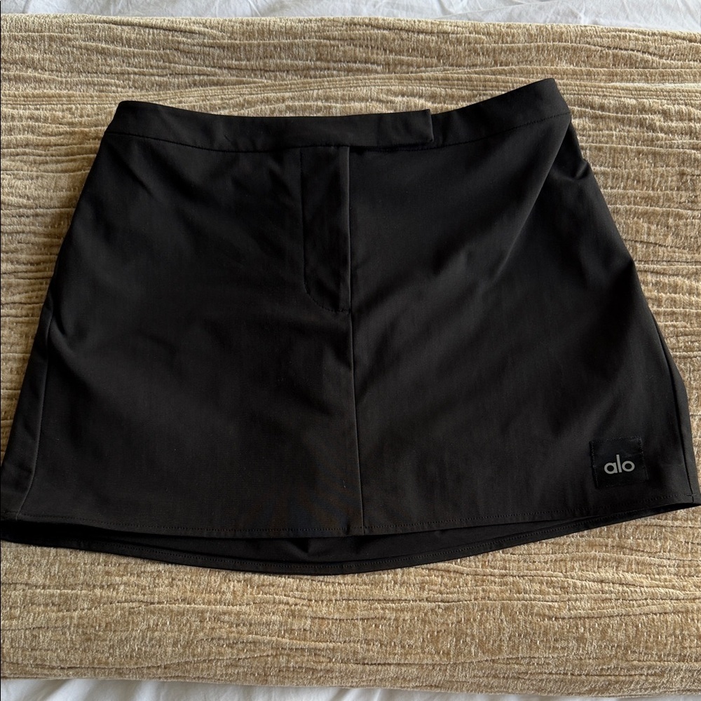 Black alo yoga skirt